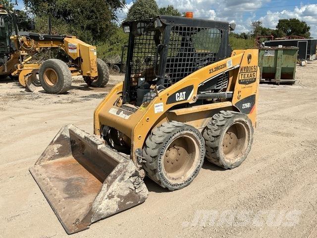 CAT 226B3 スキッドステアローダー