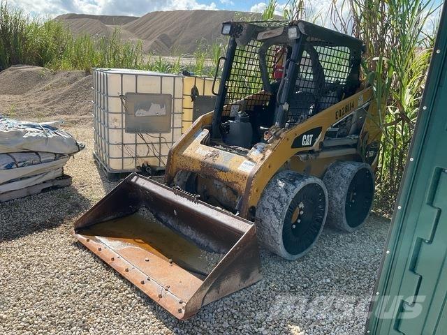 CAT 226B3 スキッドステアローダー