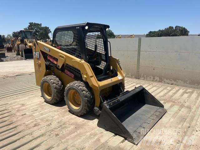 CAT 226D3 スキッドステアローダー