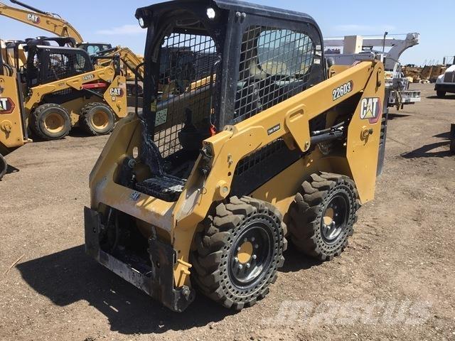 CAT 226D3 スキッドステアローダー