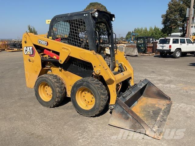 CAT 226D3 スキッドステアローダー
