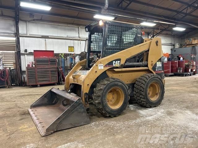 CAT 236B スキッドステアローダー
