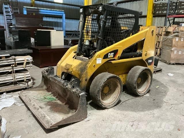 CAT 236B3 スキッドステアローダー