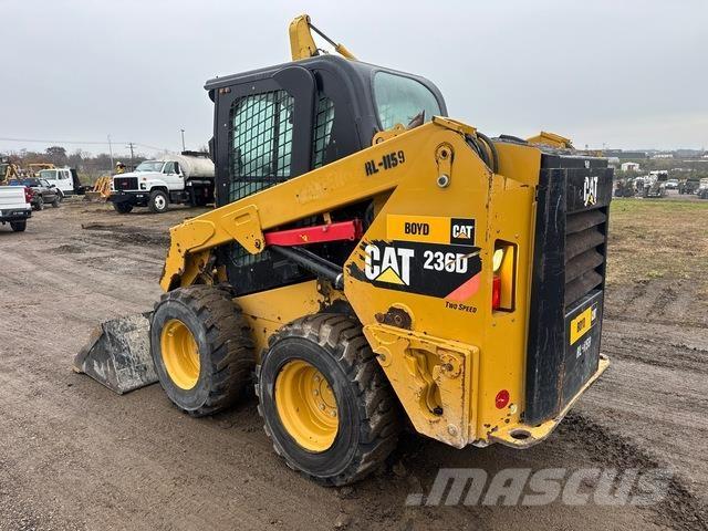 CAT 236D スキッドステアローダー