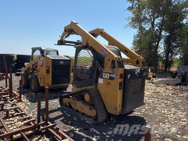 CAT 239D スキッドステアローダー
