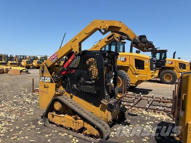 CAT 239D スキッドステアローダー
