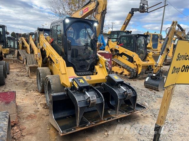 CAT 242D3 スキッドステアローダー