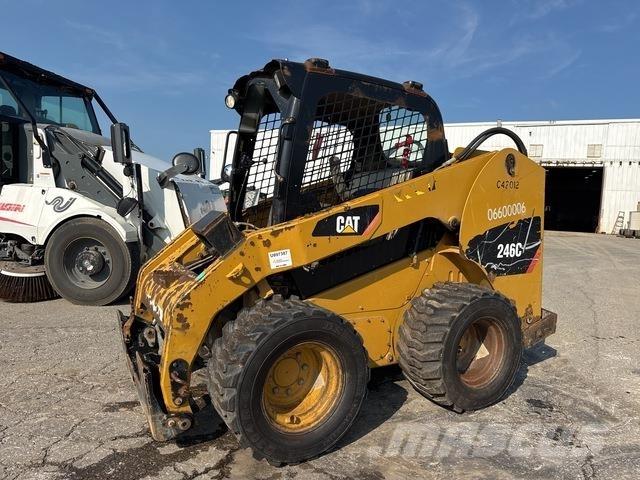 CAT 246C スキッドステアローダー
