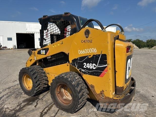 CAT 246C スキッドステアローダー