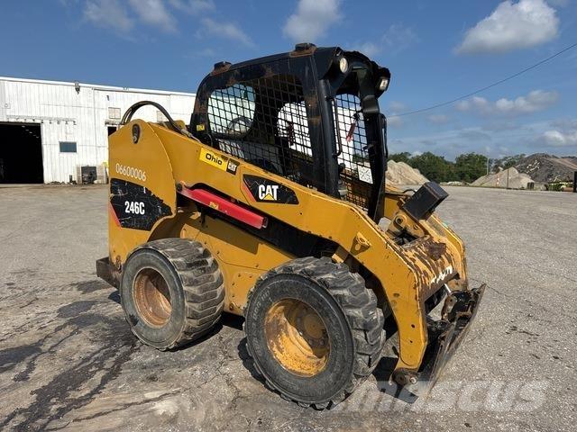 CAT 246C スキッドステアローダー
