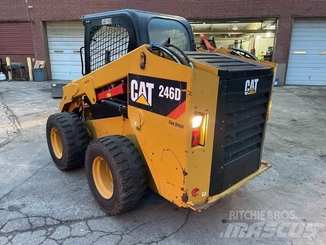 CAT 246D スキッドステアローダー