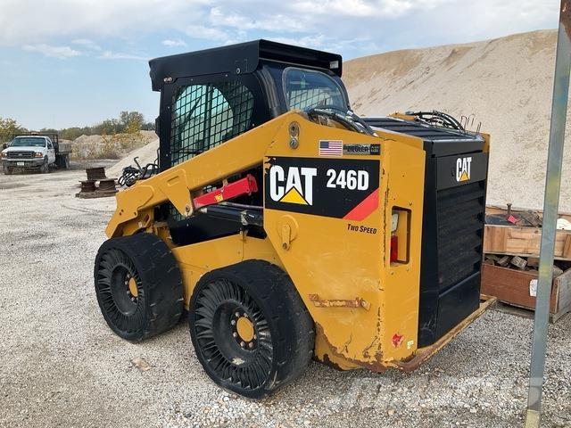 CAT 246D スキッドステアローダー