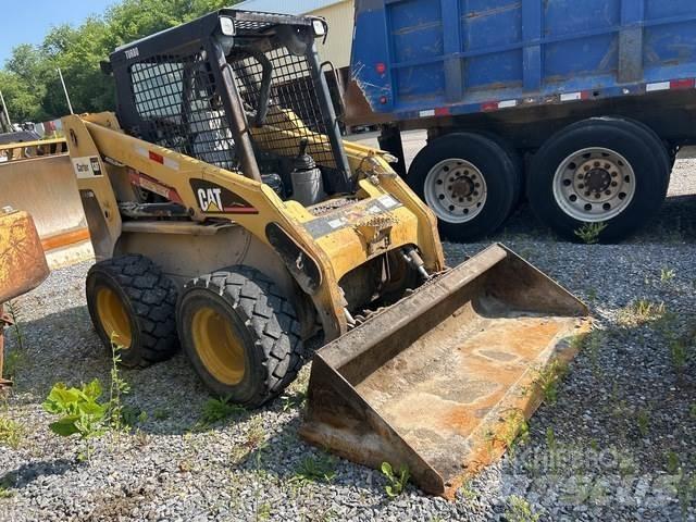 CAT 248 スキッドステアローダー