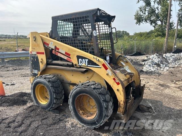CAT 248 スキッドステアローダー