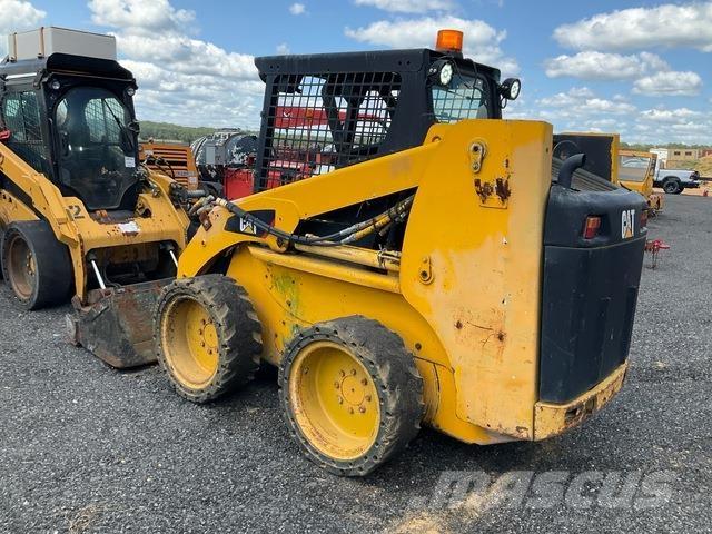 CAT 248B スキッドステアローダー