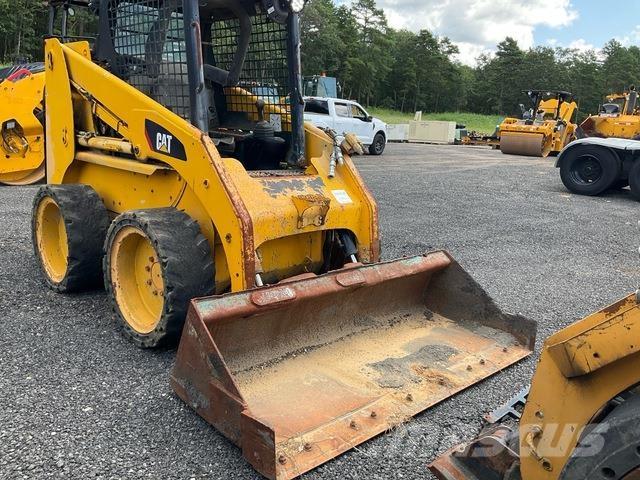 CAT 248B スキッドステアローダー