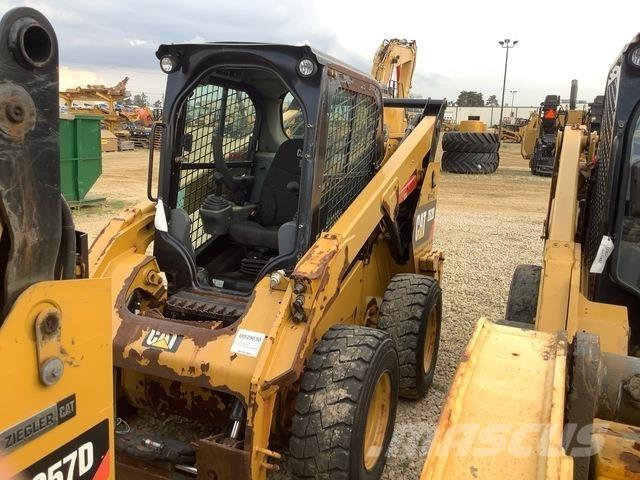 CAT 262D スキッドステアローダー