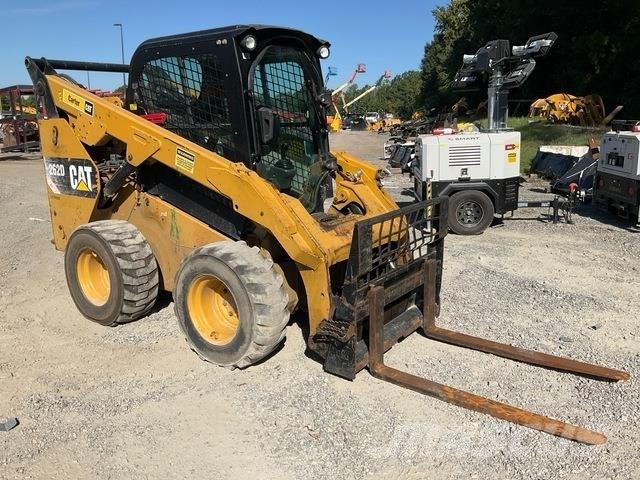 CAT 262D スキッドステアローダー