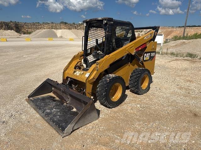 CAT 262D スキッドステアローダー