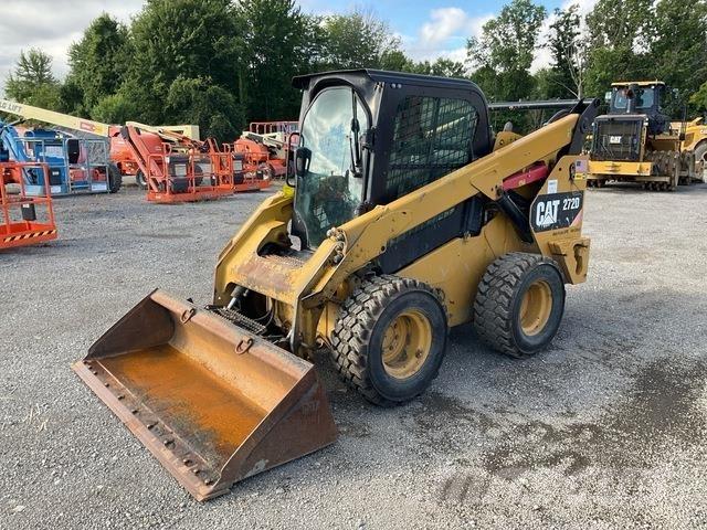 CAT 272D スキッドステアローダー