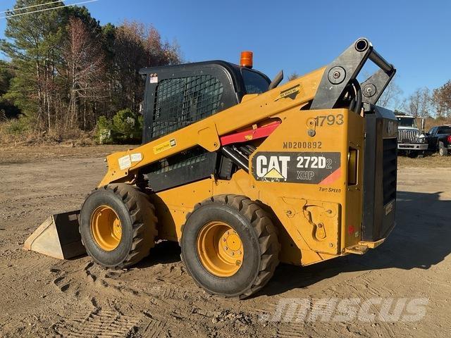 CAT 272D2 XHP スキッドステアローダー