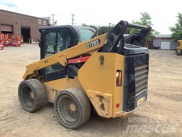 CAT 272D3 スキッドステアローダー