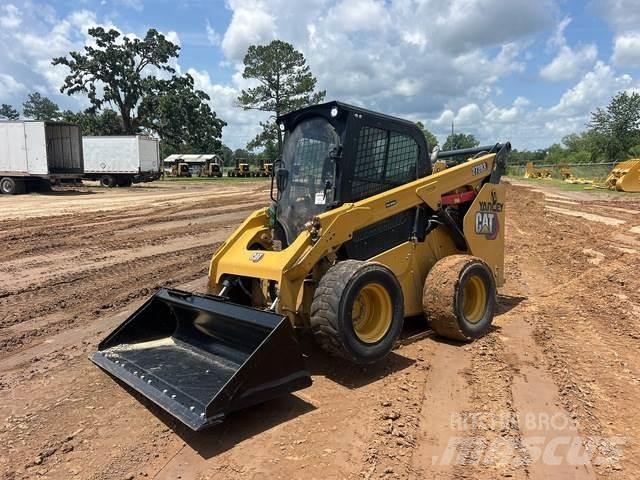 CAT 272D3 スキッドステアローダー