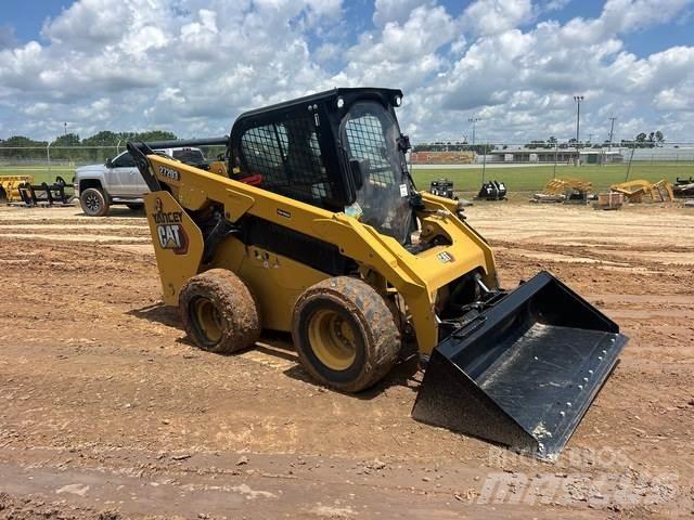 CAT 272D3 スキッドステアローダー