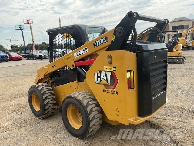 CAT 272D3 スキッドステアローダー