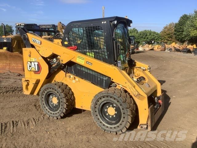 CAT 272D3 スキッドステアローダー