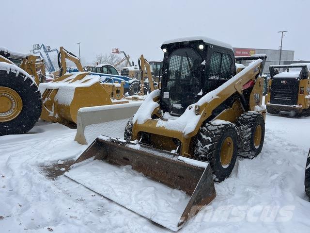 CAT 272D3 スキッドステアローダー