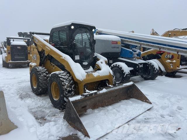 CAT 272D3 スキッドステアローダー