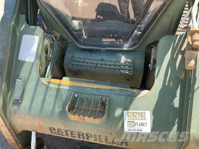 CAT 277C スキッドステアローダー