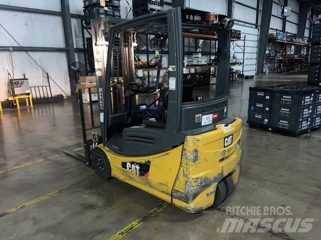 CAT 2ET3000 バッテリーフォークリフト
