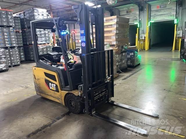 CAT 2ET3000 バッテリーフォークリフト