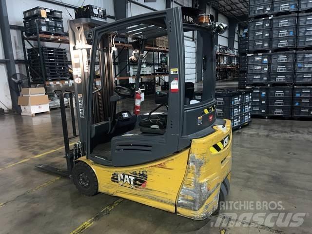 CAT 2ET3000 バッテリーフォークリフト
