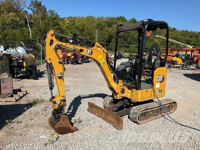 CAT 301.7CR 大型油圧ショベル12t以上（パワーショベル・ユンボ）