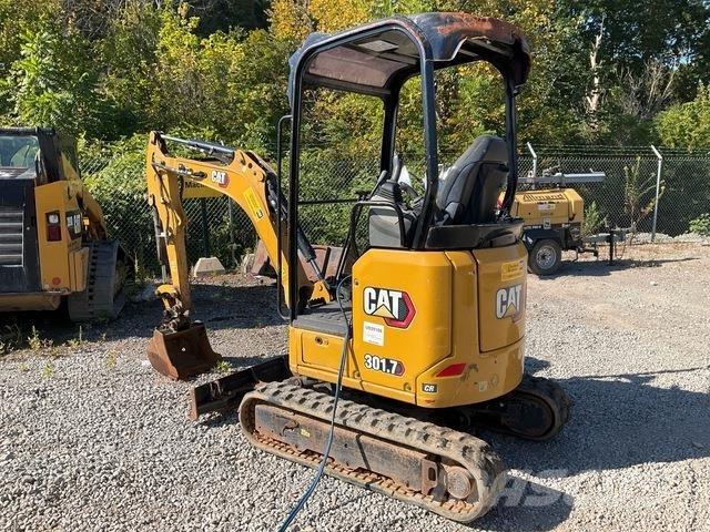 CAT 301.7CR 大型油圧ショベル12t以上（パワーショベル・ユンボ）