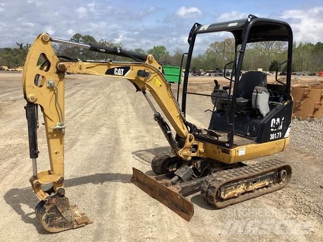 CAT 301.7D 大型油圧ショベル12t以上（パワーショベル・ユンボ）