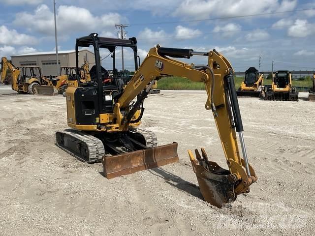 CAT 303 CR 大型油圧ショベル12t以上（パワーショベル・ユンボ）