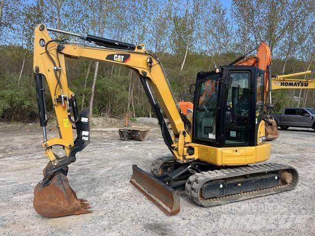 CAT 305.5E2 CR 大型油圧ショベル12t以上（パワーショベル・ユンボ）