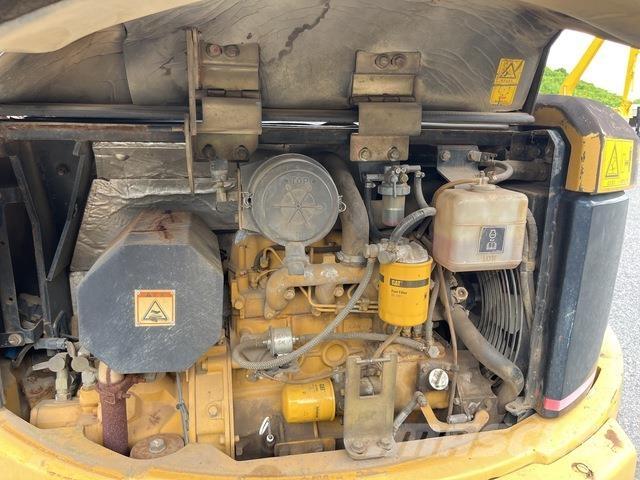 CAT 305 CR ミニ油圧ショベル 7t以下（ミニユンボ・ミニディガー）