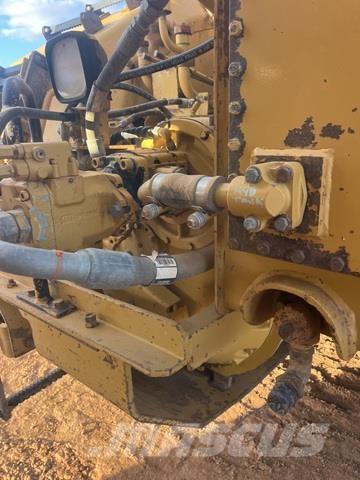 CAT 657G スクレイパー