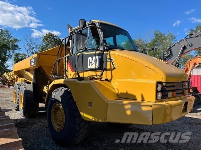 CAT 725 アーティキュレート式ダンプトラック