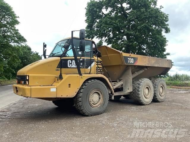 CAT 730 アーティキュレート式ダンプトラック