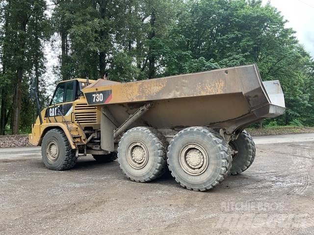 CAT 730 アーティキュレート式ダンプトラック