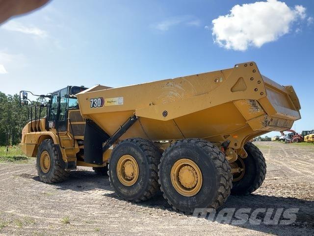 CAT 730 アーティキュレート式ダンプトラック