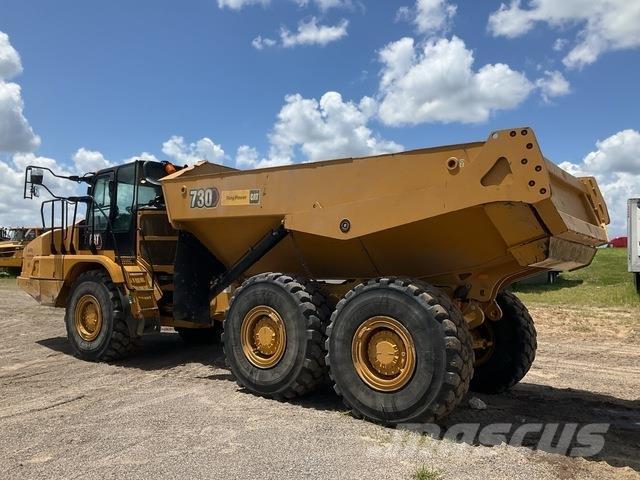 CAT 730 アーティキュレート式ダンプトラック
