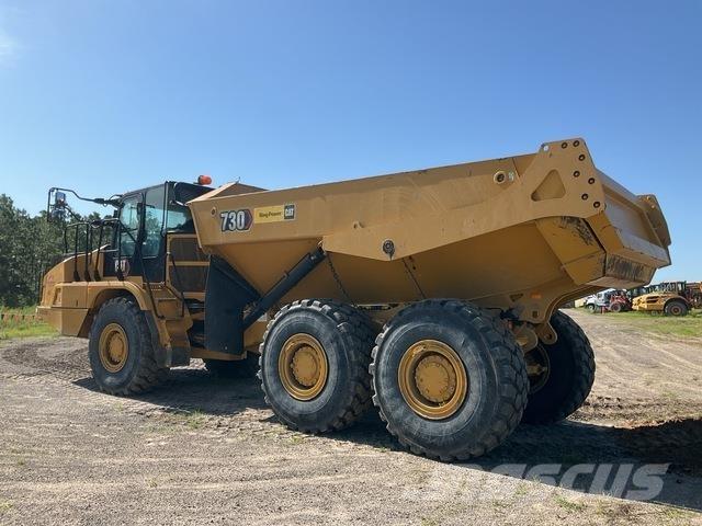 CAT 730 アーティキュレート式ダンプトラック