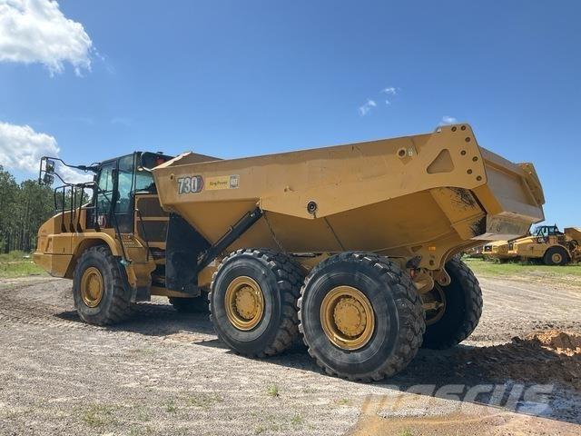 CAT 730 アーティキュレート式ダンプトラック